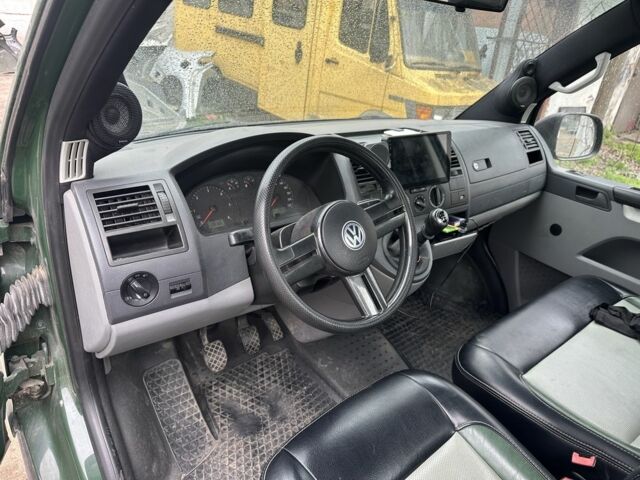 Зелений Фольксваген Transporter, об'ємом двигуна 2.5 л та пробігом 201 тис. км за 12200 $, фото 4 на Automoto.ua
