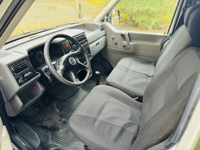 Зелений Фольксваген Transporter, об'ємом двигуна 2 л та пробігом 470 тис. км за 3669 $, фото 6 на Automoto.ua