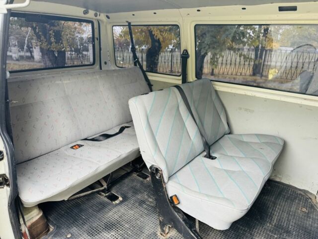 Зелений Фольксваген Transporter, об'ємом двигуна 2 л та пробігом 470 тис. км за 3669 $, фото 7 на Automoto.ua