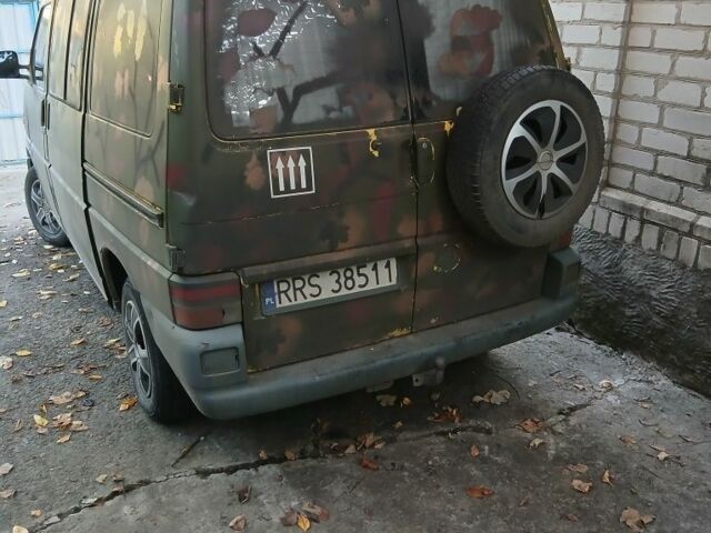 Зеленый Фольксваген Transporter, объемом двигателя 0 л и пробегом 440 тыс. км за 2613 $, фото 2 на Automoto.ua