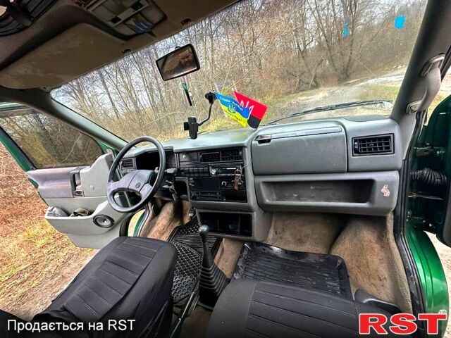 Зеленый Фольксваген Transporter, объемом двигателя 2.4 л и пробегом 537 тыс. км за 4000 $, фото 8 на Automoto.ua