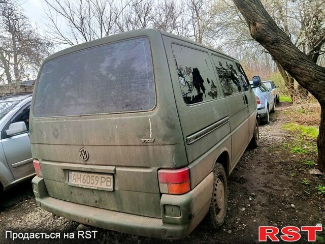 Зелений Фольксваген Transporter, об'ємом двигуна 2.5 л та пробігом 280 тис. км за 3000 $, фото 4 на Automoto.ua
