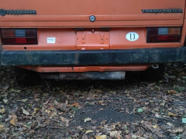 Оранжевый Фольксваген Transporter, объемом двигателя 1.6 л и пробегом 333 тыс. км за 594 $, фото 2 на Automoto.ua