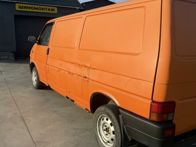 Оранжевый Фольксваген Transporter, объемом двигателя 2.4 л и пробегом 770 тыс. км за 2200 $, фото 4 на Automoto.ua