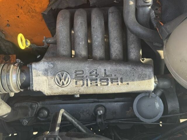 Оранжевый Фольксваген Transporter, объемом двигателя 2.4 л и пробегом 770 тыс. км за 2200 $, фото 11 на Automoto.ua