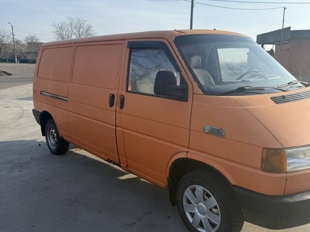Оранжевый Фольксваген Transporter, объемом двигателя 2.4 л и пробегом 770 тыс. км за 2200 $, фото 2 на Automoto.ua
