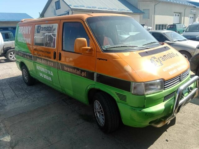 Помаранчевий Фольксваген Transporter, об'ємом двигуна 2.5 л та пробігом 424 тис. км за 5200 $, фото 4 на Automoto.ua