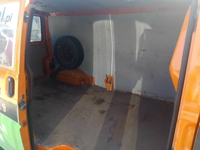 Помаранчевий Фольксваген Transporter, об'ємом двигуна 2.5 л та пробігом 424 тис. км за 5200 $, фото 2 на Automoto.ua