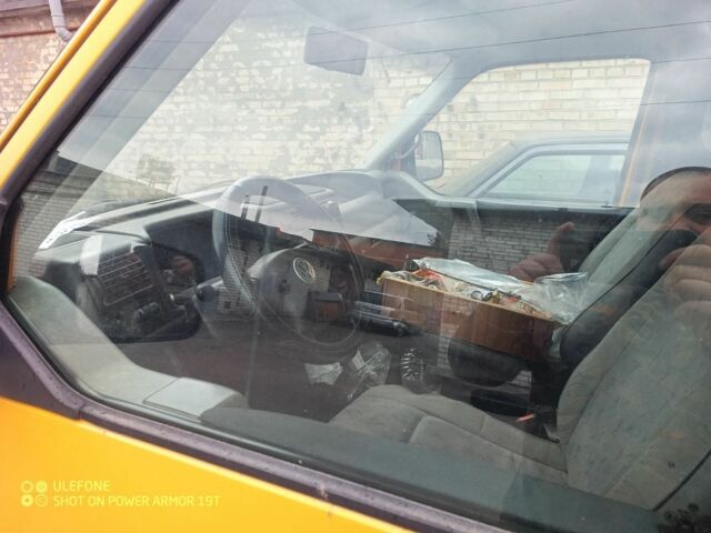 Помаранчевий Фольксваген Transporter, об'ємом двигуна 2.5 л та пробігом 400 тис. км за 3500 $, фото 8 на Automoto.ua