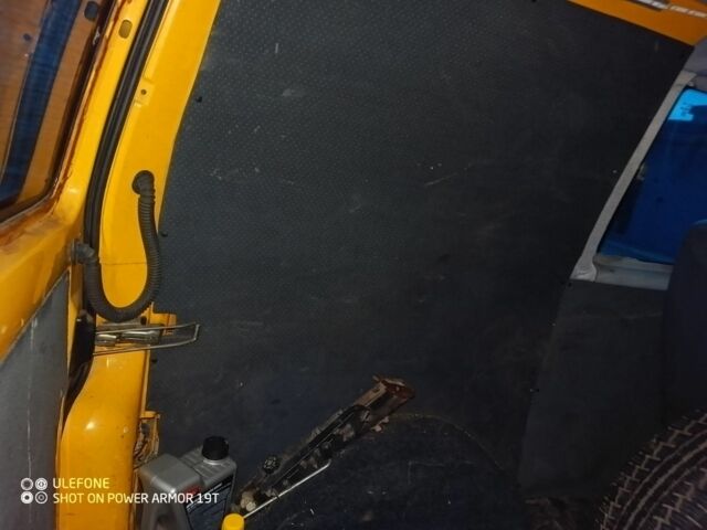 Помаранчевий Фольксваген Transporter, об'ємом двигуна 2.5 л та пробігом 400 тис. км за 3500 $, фото 3 на Automoto.ua