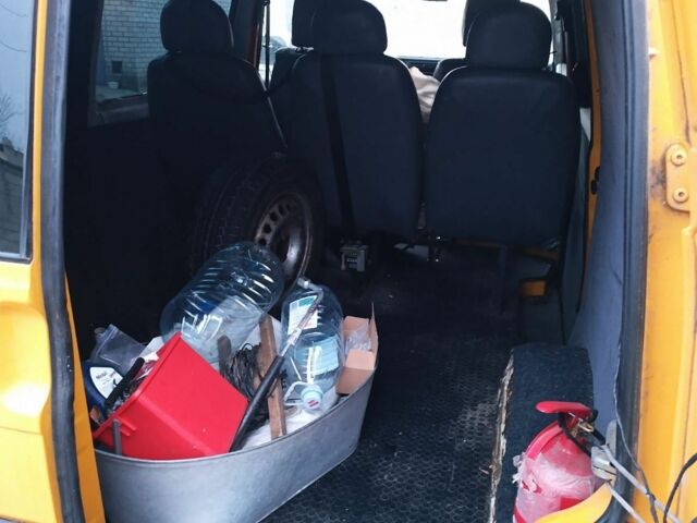 Помаранчевий Фольксваген Transporter, об'ємом двигуна 2.5 л та пробігом 400 тис. км за 3500 $, фото 4 на Automoto.ua