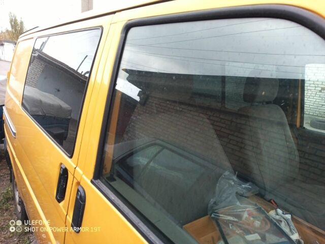 Помаранчевий Фольксваген Transporter, об'ємом двигуна 2.5 л та пробігом 400 тис. км за 3500 $, фото 6 на Automoto.ua