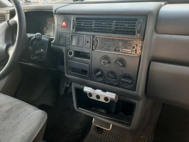 Оранжевый Фольксваген Transporter, объемом двигателя 3 л и пробегом 600 тыс. км за 3400 $, фото 5 на Automoto.ua