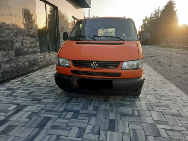 Оранжевый Фольксваген Transporter, объемом двигателя 3 л и пробегом 600 тыс. км за 3400 $, фото 2 на Automoto.ua