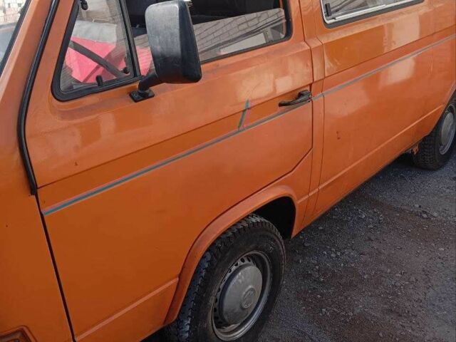 Помаранчевий Фольксваген Transporter, об'ємом двигуна 2 л та пробігом 262 тис. км за 3000 $, фото 1 на Automoto.ua