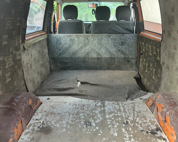 Помаранчевий Фольксваген Transporter, об'ємом двигуна 1.9 л та пробігом 477 тис. км за 3500 $, фото 8 на Automoto.ua