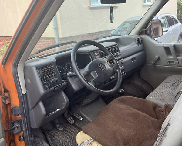 Помаранчевий Фольксваген Transporter, об'ємом двигуна 1.9 л та пробігом 477 тис. км за 3500 $, фото 6 на Automoto.ua