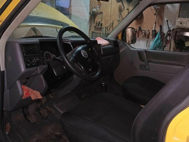 Оранжевый Фольксваген Transporter, объемом двигателя 1.9 л и пробегом 450 тыс. км за 4850 $, фото 5 на Automoto.ua