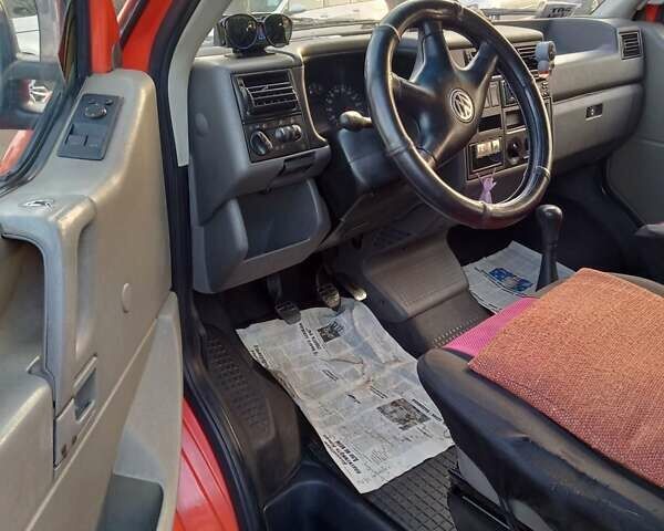 Оранжевый Фольксваген Transporter, объемом двигателя 1.9 л и пробегом 370 тыс. км за 6300 $, фото 5 на Automoto.ua