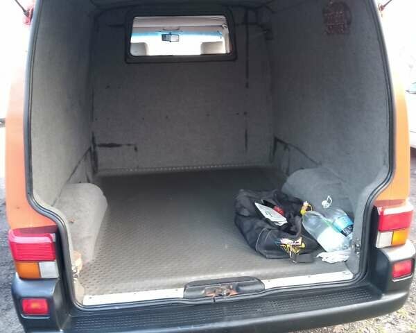 Оранжевый Фольксваген Transporter, объемом двигателя 1.9 л и пробегом 370 тыс. км за 6300 $, фото 4 на Automoto.ua