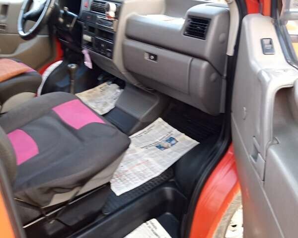 Оранжевый Фольксваген Transporter, объемом двигателя 1.9 л и пробегом 370 тыс. км за 6300 $, фото 8 на Automoto.ua