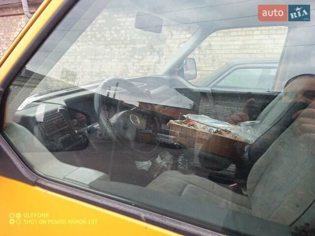 Оранжевый Фольксваген Transporter, объемом двигателя 2.5 л и пробегом 400 тыс. км за 3500 $, фото 7 на Automoto.ua