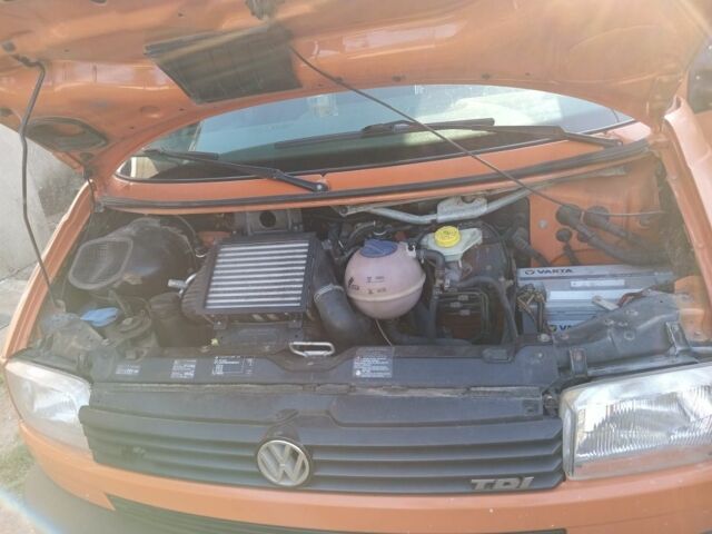 Оранжевый Фольксваген Transporter, объемом двигателя 0 л и пробегом 615 тыс. км за 4800 $, фото 3 на Automoto.ua