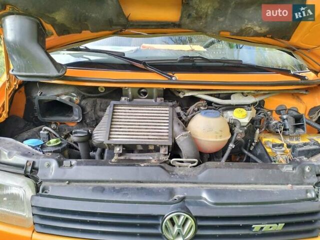 Помаранчевий Фольксваген Transporter, об'ємом двигуна 2.46 л та пробігом 513 тис. км за 9200 $, фото 5 на Automoto.ua