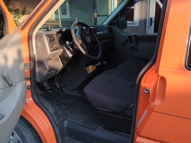 Оранжевый Фольксваген Transporter, объемом двигателя 0 л и пробегом 615 тыс. км за 4800 $, фото 1 на Automoto.ua