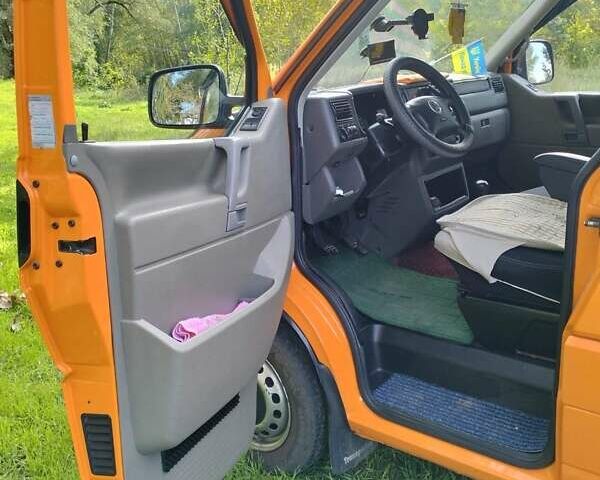 Помаранчевий Фольксваген Transporter, об'ємом двигуна 2.46 л та пробігом 513 тис. км за 9200 $, фото 2 на Automoto.ua