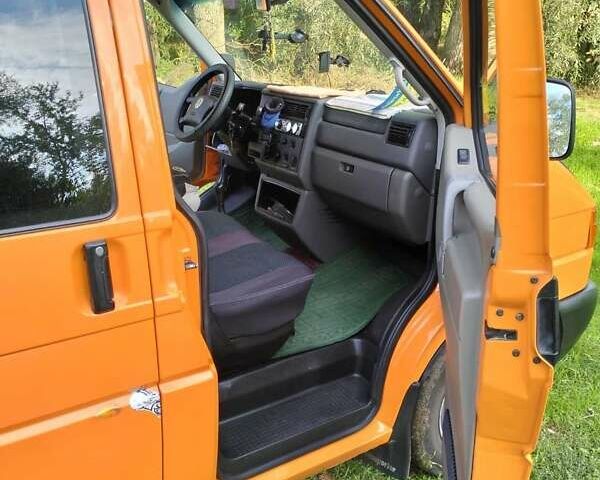 Помаранчевий Фольксваген Transporter, об'ємом двигуна 2.46 л та пробігом 513 тис. км за 9200 $, фото 3 на Automoto.ua