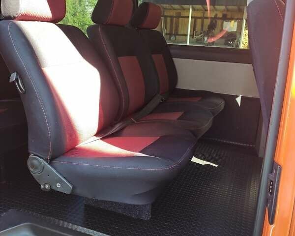 Помаранчевий Фольксваген Transporter, об'ємом двигуна 1.9 л та пробігом 434 тис. км за 7100 $, фото 2 на Automoto.ua