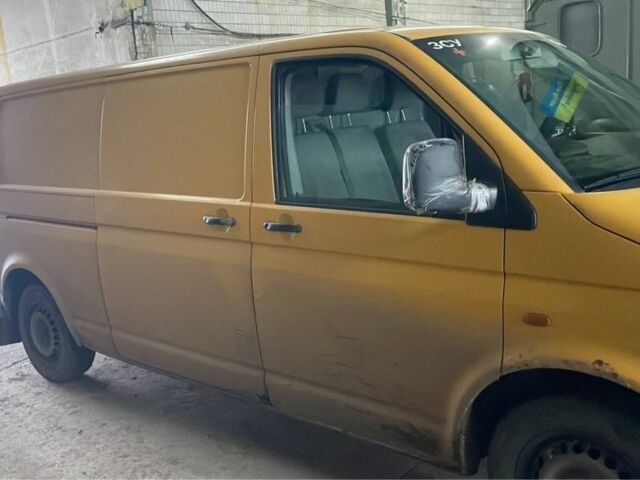 Оранжевый Фольксваген Transporter, объемом двигателя 1.9 л и пробегом 290 тыс. км за 2864 $, фото 2 на Automoto.ua