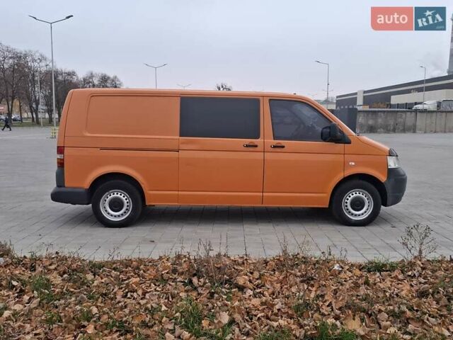 Оранжевый Фольксваген Transporter, объемом двигателя 2.5 л и пробегом 355 тыс. км за 7500 $, фото 5 на Automoto.ua