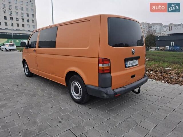 Оранжевый Фольксваген Transporter, объемом двигателя 2.5 л и пробегом 355 тыс. км за 7500 $, фото 2 на Automoto.ua