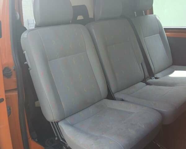 Помаранчевий Фольксваген Transporter, об'ємом двигуна 2.46 л та пробігом 500 тис. км за 7000 $, фото 1 на Automoto.ua