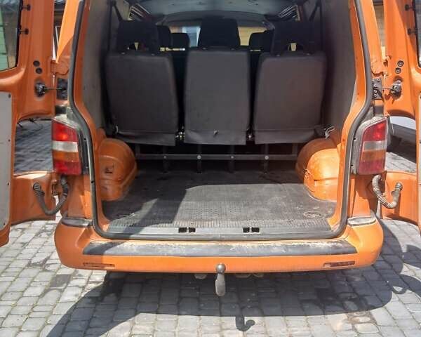 Помаранчевий Фольксваген Transporter, об'ємом двигуна 2.46 л та пробігом 500 тис. км за 7000 $, фото 4 на Automoto.ua