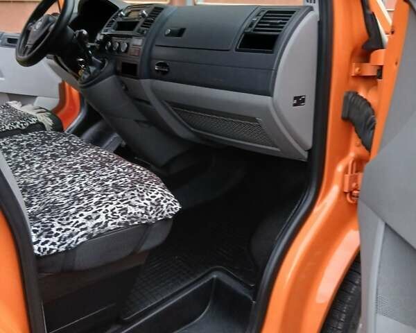 Оранжевый Фольксваген Transporter, объемом двигателя 1.97 л и пробегом 258 тыс. км за 15500 $, фото 14 на Automoto.ua