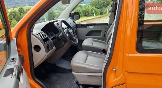 Оранжевый Фольксваген Transporter, объемом двигателя 2 л и пробегом 272 тыс. км за 9000 $, фото 1 на Automoto.ua