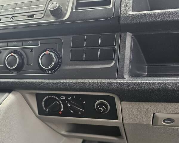 Помаранчевий Фольксваген Transporter, об'ємом двигуна 2 л та пробігом 192 тис. км за 24900 $, фото 18 на Automoto.ua