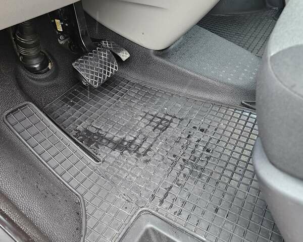 Помаранчевий Фольксваген Transporter, об'ємом двигуна 2 л та пробігом 192 тис. км за 26500 $, фото 12 на Automoto.ua