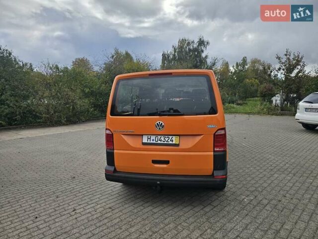 Помаранчевий Фольксваген Transporter, об'ємом двигуна 2 л та пробігом 192 тис. км за 26500 $, фото 6 на Automoto.ua