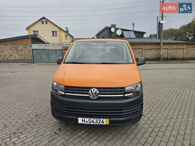 Помаранчевий Фольксваген Transporter, об'ємом двигуна 2 л та пробігом 192 тис. км за 26500 $, фото 2 на Automoto.ua