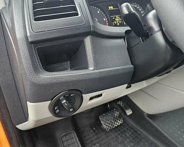 Помаранчевий Фольксваген Transporter, об'ємом двигуна 2 л та пробігом 192 тис. км за 24900 $, фото 39 на Automoto.ua