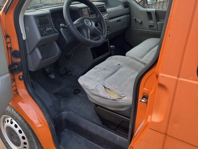 Оранжевый Фольксваген Transporter, объемом двигателя 2.5 л и пробегом 305 тыс. км за 3700 $, фото 10 на Automoto.ua