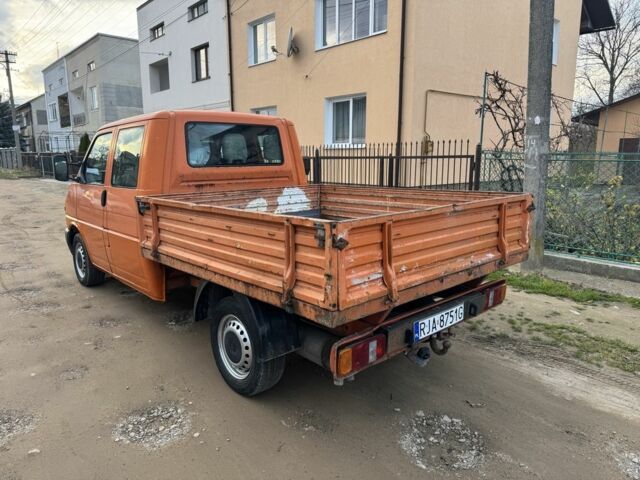 Оранжевый Фольксваген Transporter, объемом двигателя 2.5 л и пробегом 305 тыс. км за 3700 $, фото 5 на Automoto.ua