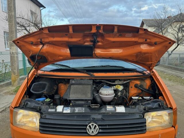 Оранжевый Фольксваген Transporter, объемом двигателя 2.5 л и пробегом 305 тыс. км за 3700 $, фото 14 на Automoto.ua