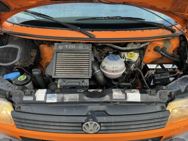 Оранжевый Фольксваген Transporter, объемом двигателя 2.5 л и пробегом 305 тыс. км за 3700 $, фото 13 на Automoto.ua