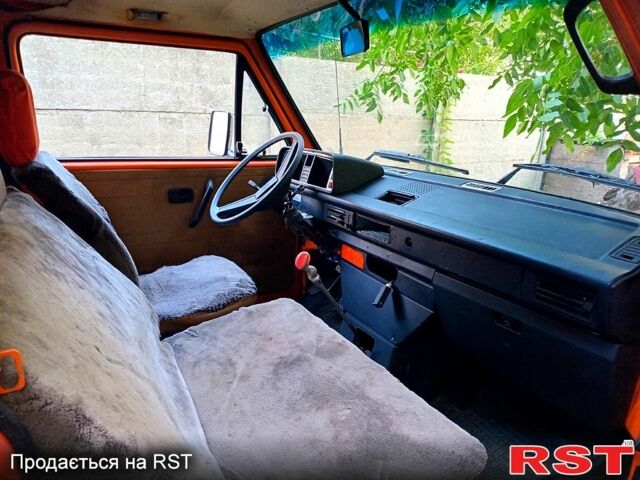 Помаранчевий Фольксваген Transporter, об'ємом двигуна 2.1 л та пробігом 500 тис. км за 1350 $, фото 4 на Automoto.ua