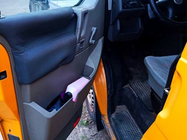 Оранжевый Фольксваген Transporter, объемом двигателя 2.5 л и пробегом 0 тыс. км за 3500 $, фото 2 на Automoto.ua